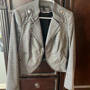 White House black market  14 P